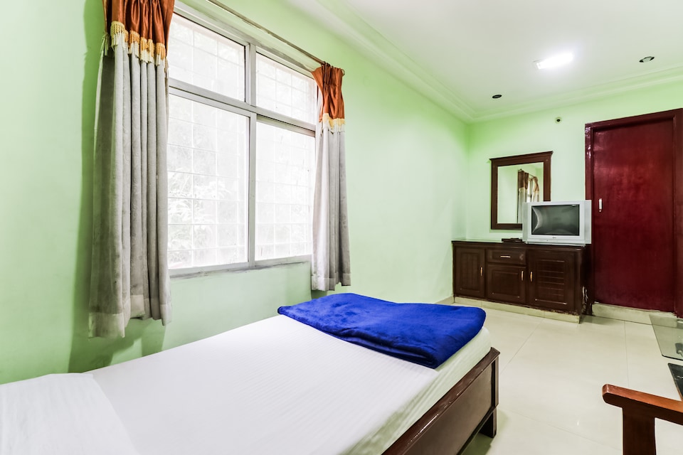 SPOT ON 48664 Akhil Residency , Governorpet Vijayawada, Vijayawada