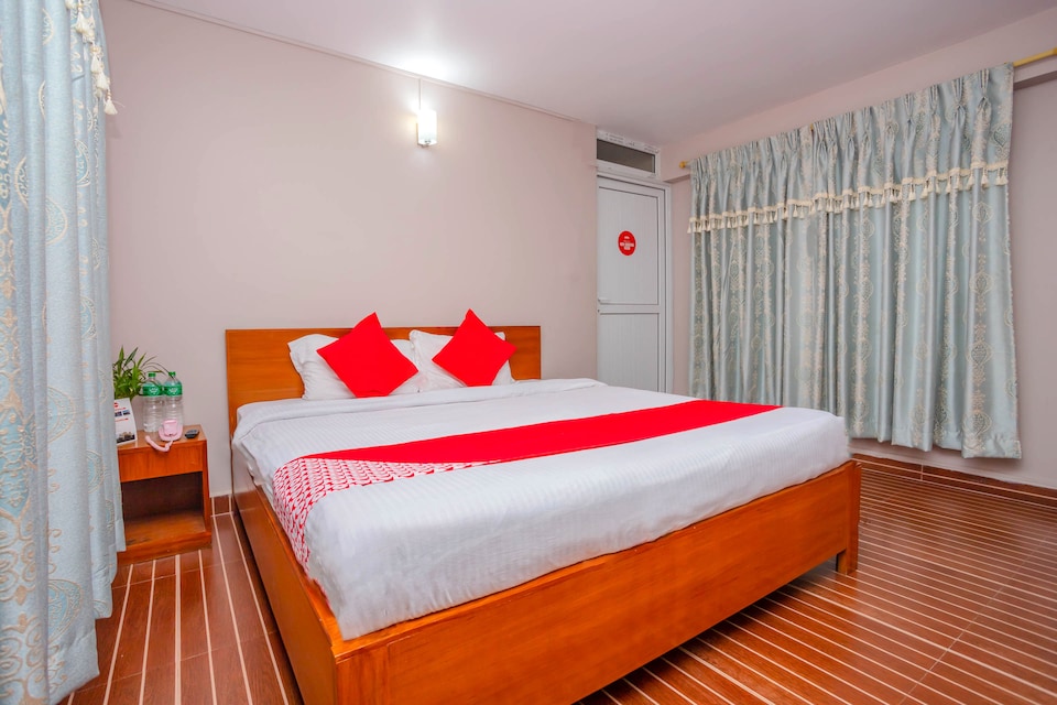OYO 575 Api Suites, Pokhara, Pokhara