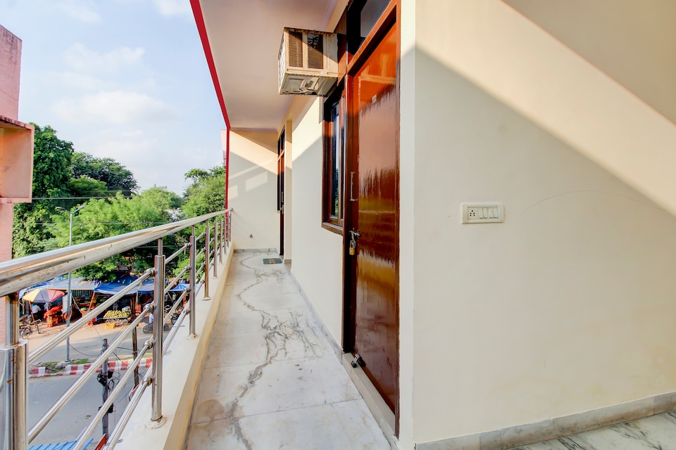 OYO 48691 Hotel Agarwal Palace And Restaurant, Corporate Complex, Agra