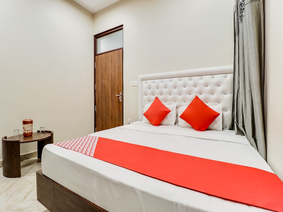 OYO 48693 Hotel Harihar, Har Ki Pauri Haridwar, Haridwar