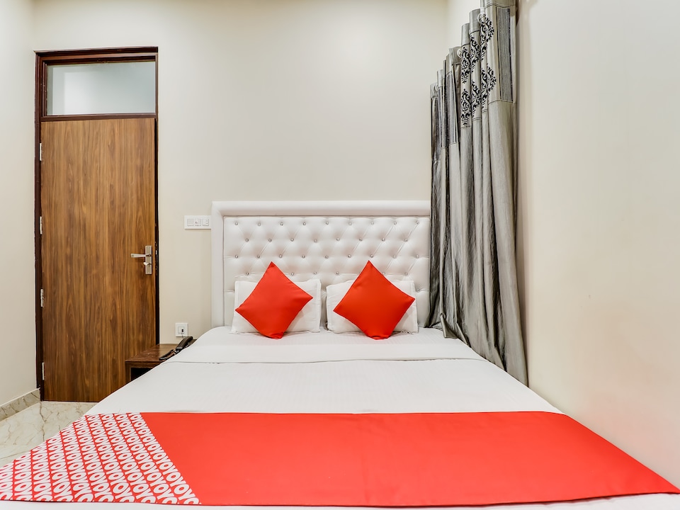 OYO 48693 Hotel Harihar, Har Ki Pauri Haridwar, Haridwar