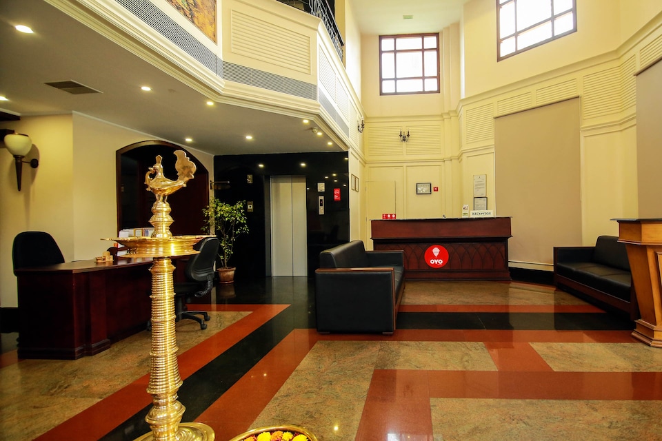 Capital O 4806 Holiday Hotel, Ankamaly Airport Kochi, Kochi