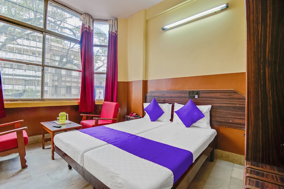 SPOT ON Hotel Pawansree Deluxe Lodge Near Cubbon Park, Majestic Bangalore, Bangalore