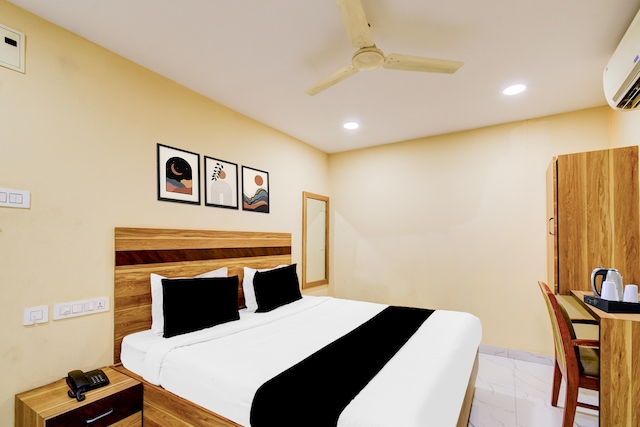 OYO Shanthaa Residency Lodge Near Miraj Cinemas - Shalini Shivani