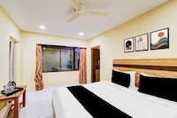 OYO Shanthaa Residency Lodge Near Miraj Cinemas - Shalini Shivani