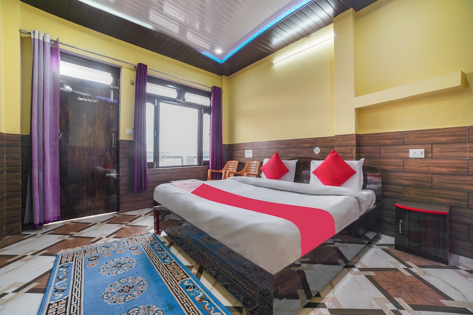 OYO 48732 Hills View Hotel And Restaurant, Pithoragarh city, Pithoragarh