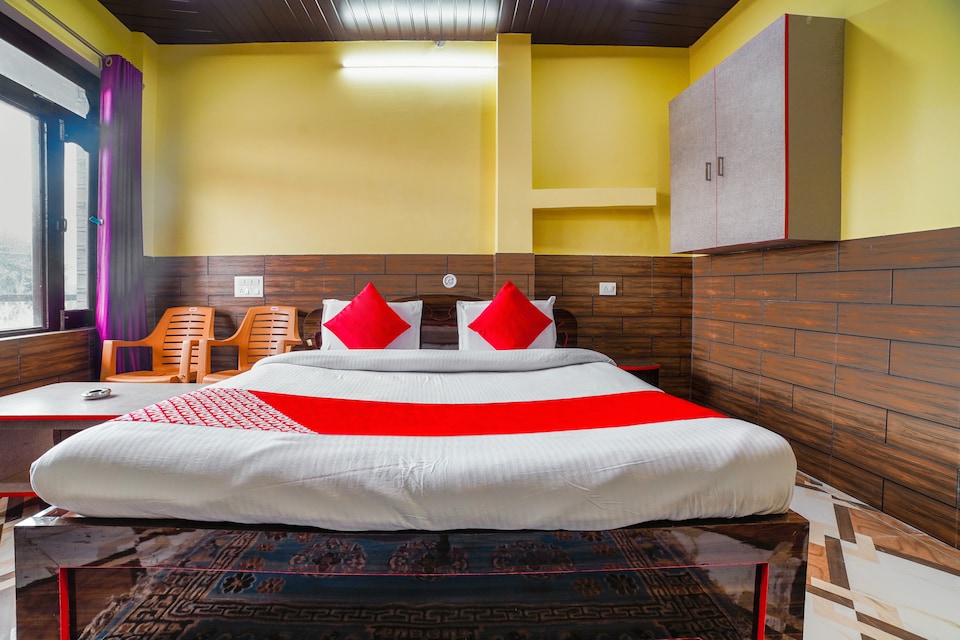 OYO 48732 Hills View Hotel And Restaurant, Pithoragarh city, Pithoragarh