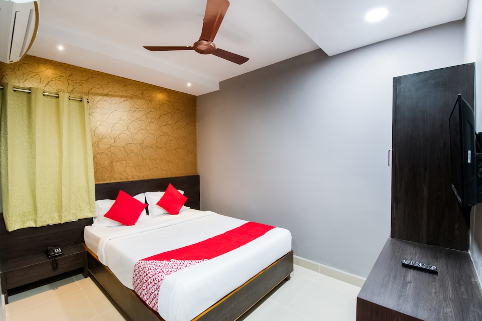 SPOT ON 48735 Rams Inn, Ramavarappadu Ring Road Vijayawada, Vijayawada