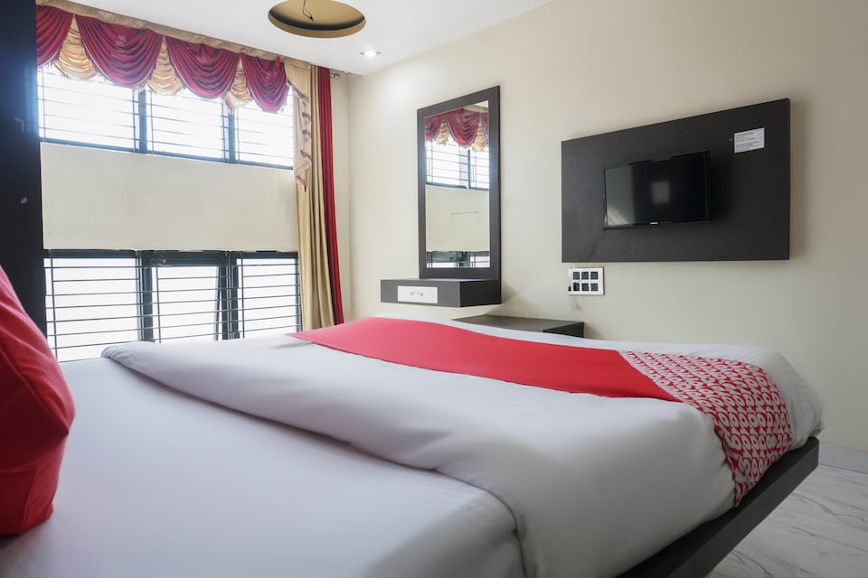 OYO Sayajiraje Palace, Malshiras, Solapur