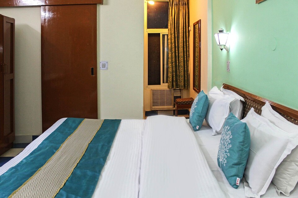 Live on DHN018, Rajpur Road Dehradun, Dehradun