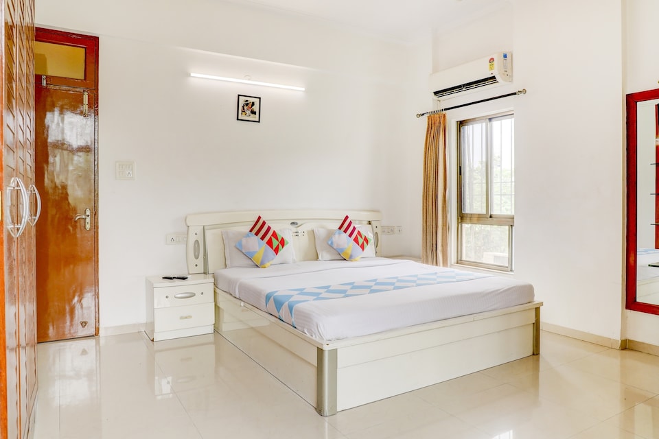 OYO Home 48787 Luxurious Stay Jasmine Apartment Bandra, Bandra Mumbai, Mumbai