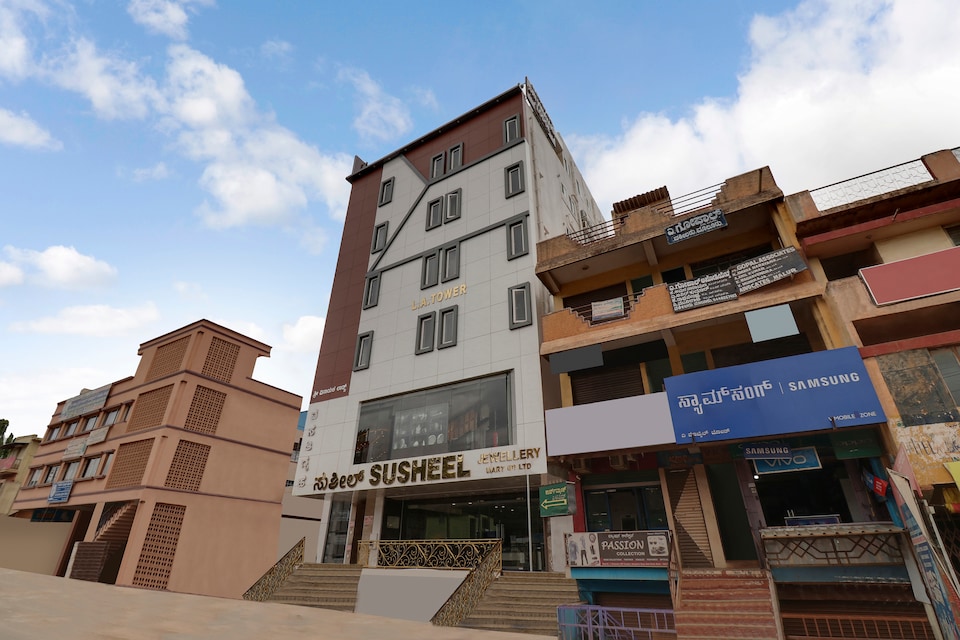 OYO 48789 Sri Vinayaka Lodge, Hoskote Bangalore, Bangalore