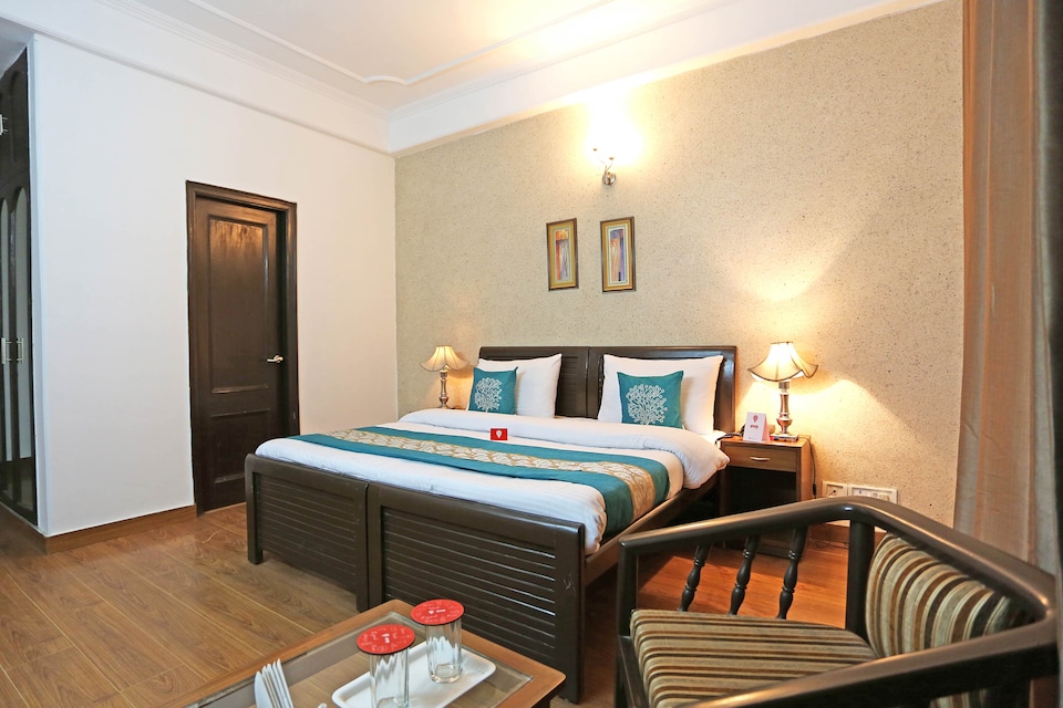 OYO 4815 DLF Phase 1, Golf Course Road, Gurgaon
