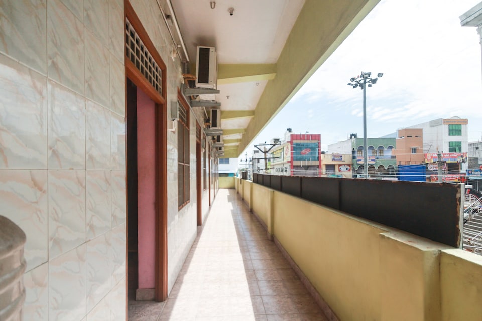 SPOT ON 48806 Sri Jain Lodge , Ranipet, Ranipet