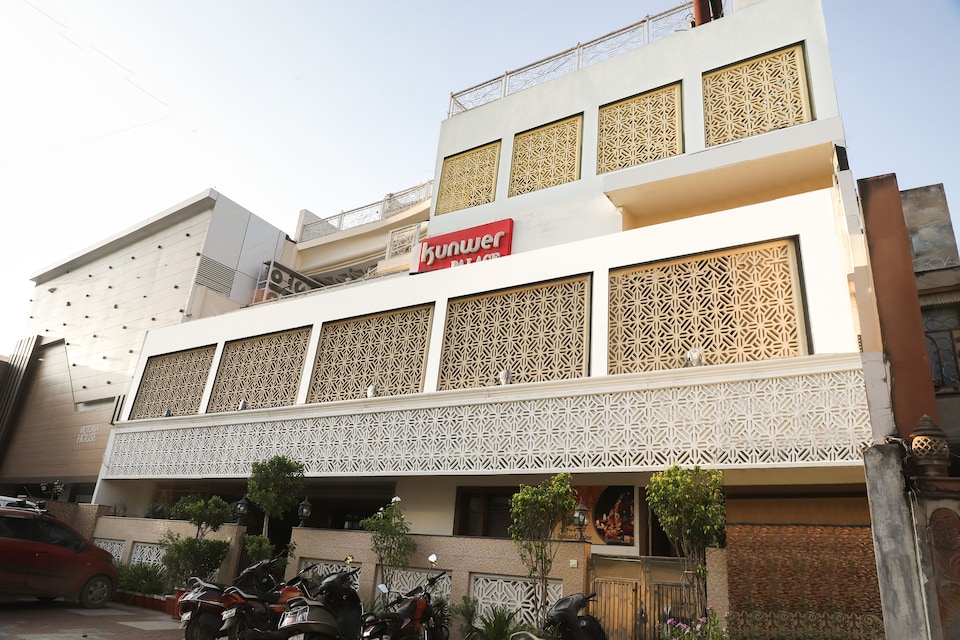 Capital O 48812 Kunwer Palace, Jhansi, Jhansi