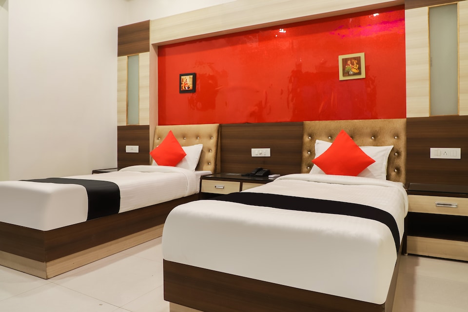 Capital O 48812 Kunwer Palace, Jhansi, Jhansi