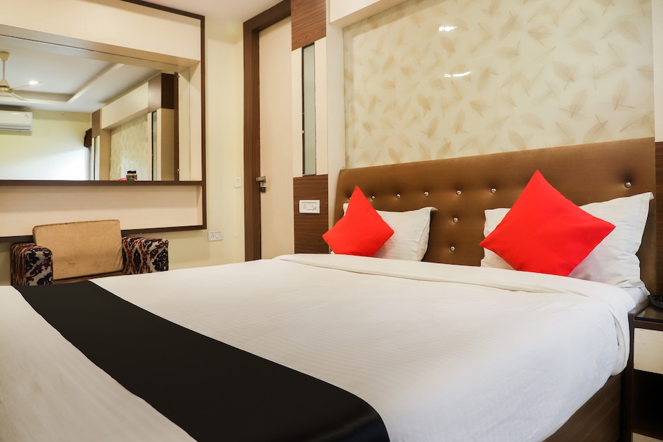 Capital O 48812 Kunwer Palace, Jhansi, Jhansi