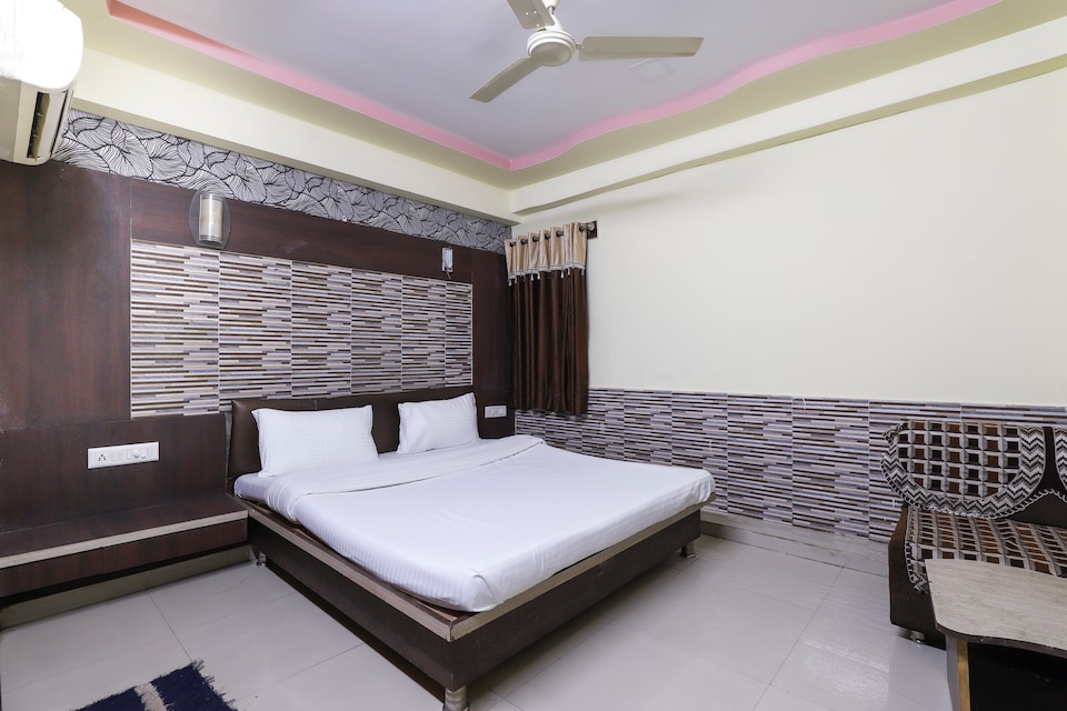 SPOT ON 48816 Hotel Sunshine , Ashram Road Ahmedabad, Ahmedabad