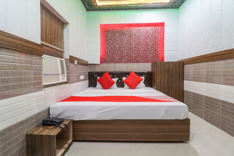 OYO 48817 The Surya Hotel And Restaurant, Orai, Orai