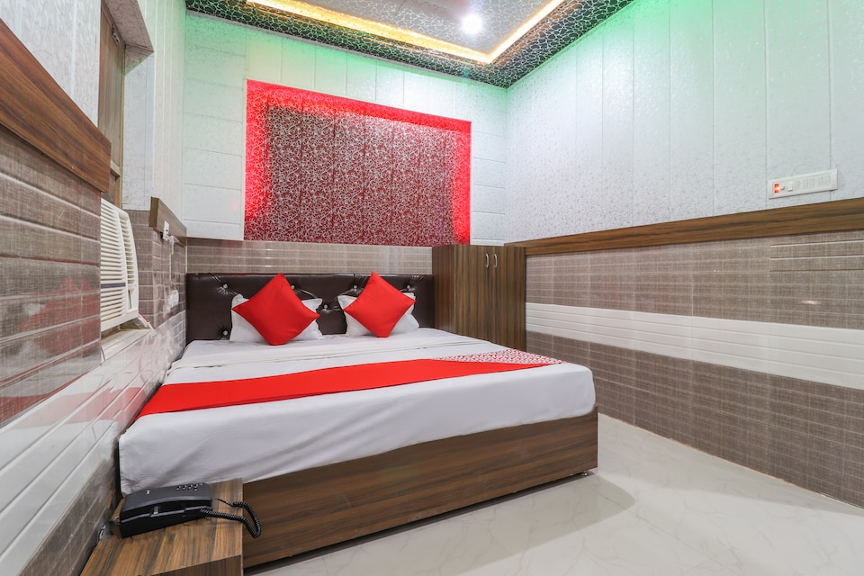OYO 48817 The Surya Hotel And Restaurant, Orai, Orai