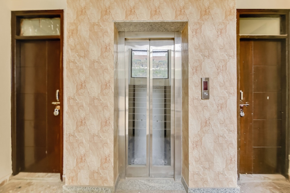 Live on DEL5845, Saket Delhi, Delhi