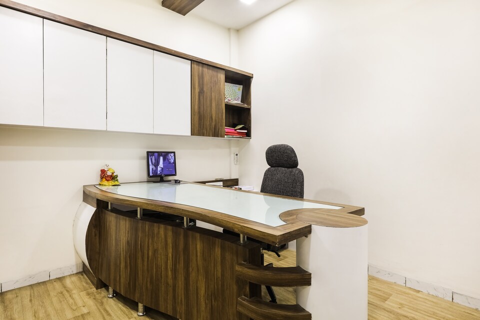 OYO 48833 Shipra, Bombay Hospital, Indore