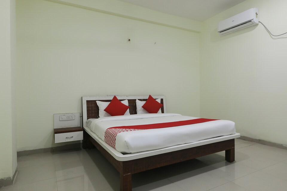 OYO 48834 Hotel Shivang  And Restaurant, Dhar City, Dhar