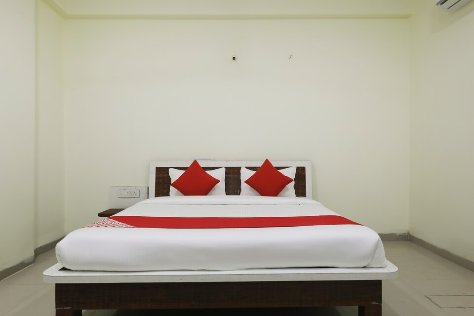 OYO 48834 Hotel Shivang  And Restaurant, Dhar City, Dhar