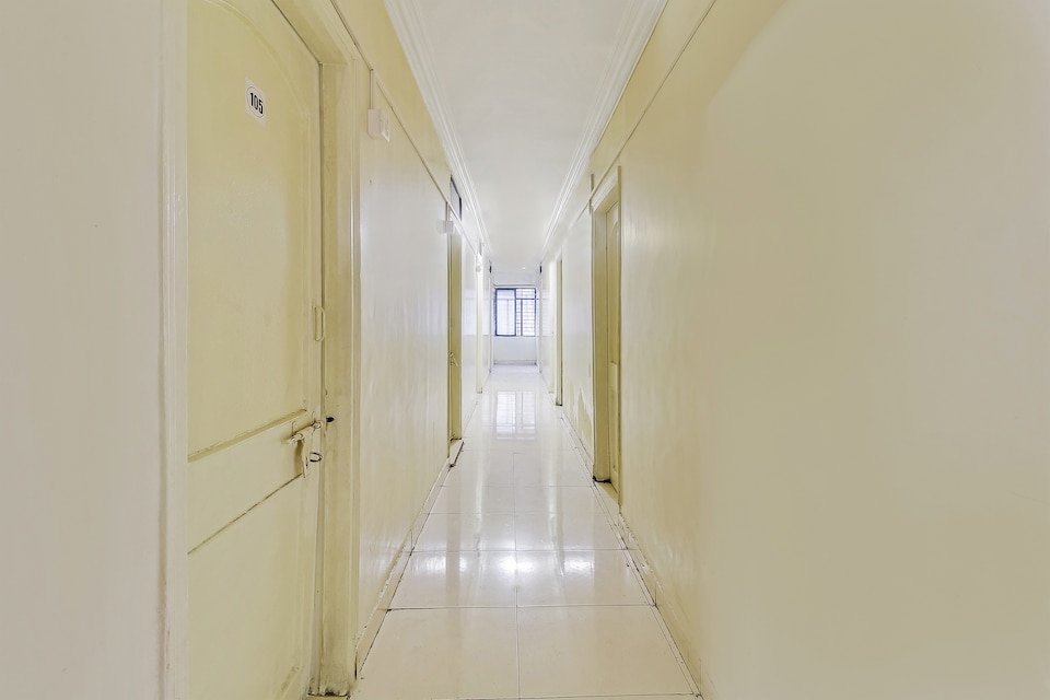 SPOT ON 48836 Haveli Lodge , Swargate Pune, Pune