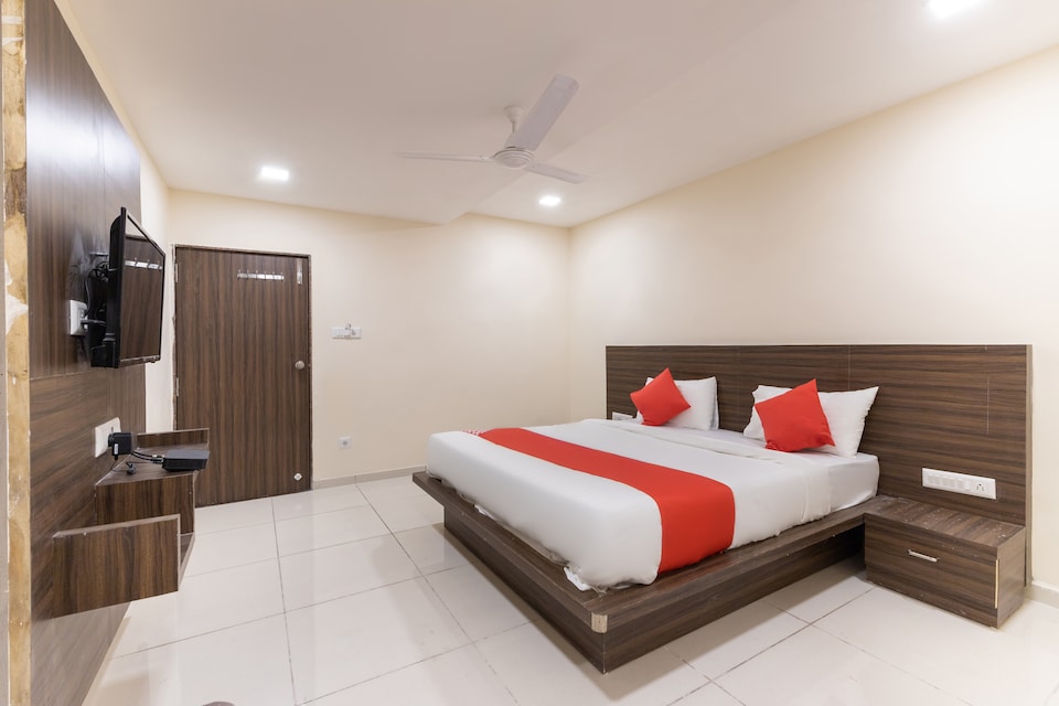 SPOT ON Hotel Neelkamal, Satellite-Prahlad Nagar Ahmedabad, Ahmedabad
