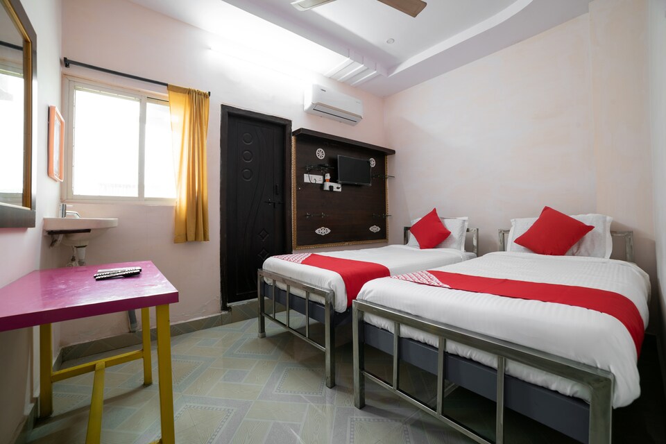OYO 48858 Athidhi Deluxe Lodge, Mahabubnagar-Jadcherla, Mahabubnagar
