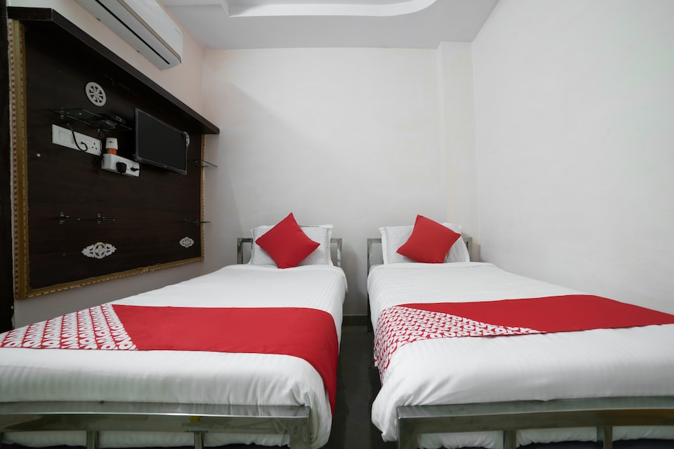 OYO 48858 Athidhi Deluxe Lodge, Mahabubnagar-Jadcherla, Mahabubnagar