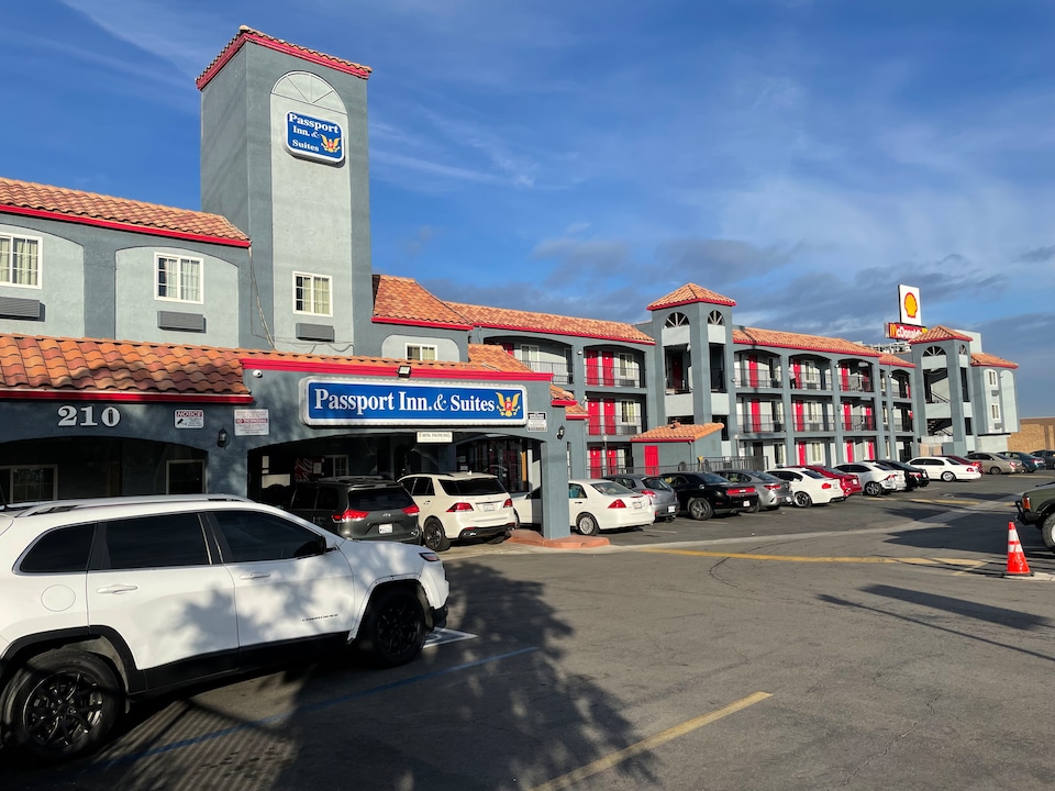 Heritage Inn And Suites, C92503, Corona CA