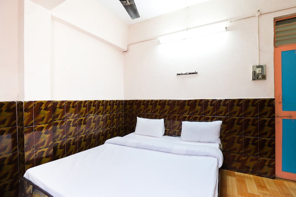 SPOT ON Hotel Apar Inn, Ashram Road-Usmanpura-Elisbridge-Navrangpura-Kalupur, Ahmedabad