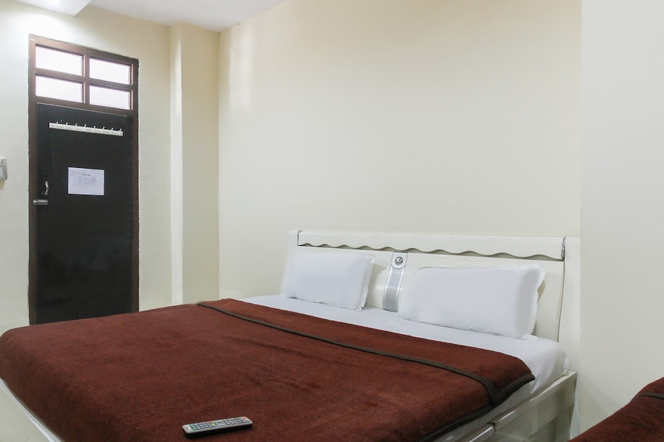 SPOT ON Ay Hotel Near Charminar, Charminar, Hyderabad