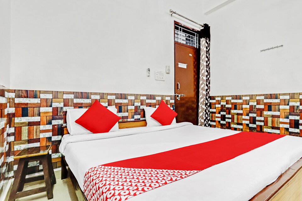 OYO 48878 Hotel Vrindavan Palace , Mahwa, Mahwa