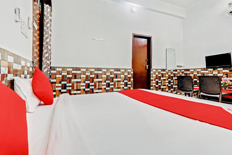 OYO 48878 Hotel Vrindavan Palace , Mahwa, Mahwa