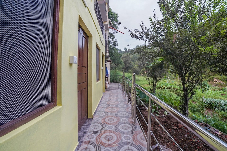 OYO 48883 S.j Hotel's, Almora, Almora