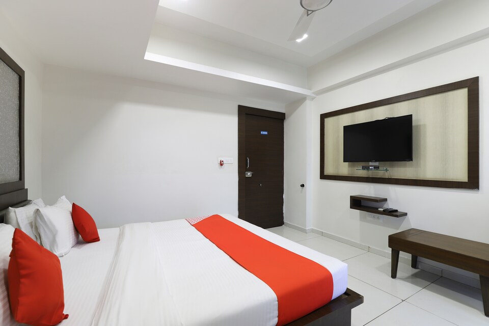 OYO 48886 Hotel Sagar Inn, Modassa, Himmatnagar