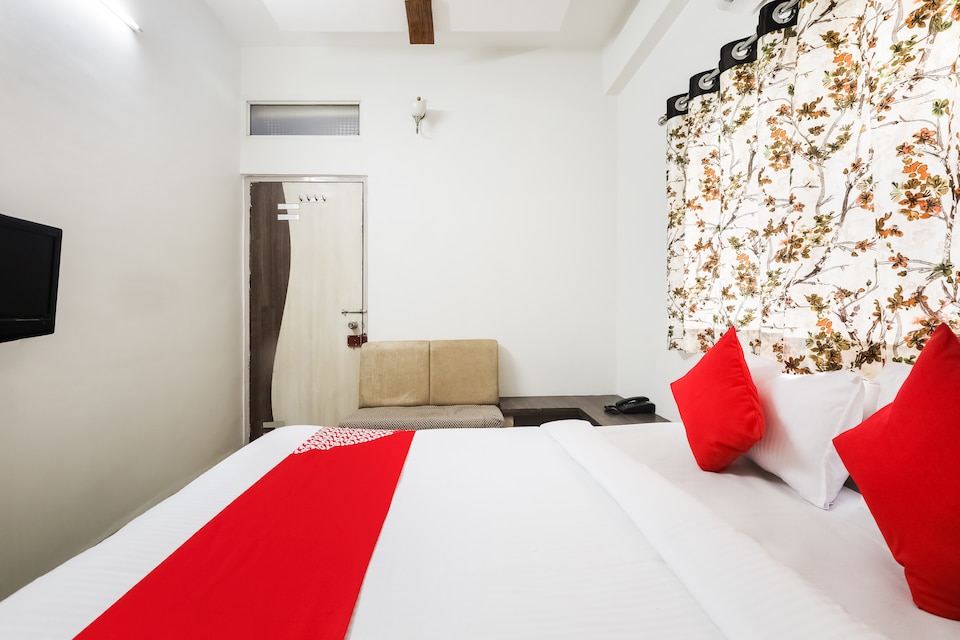 OYO 48890 Hotel Mangalam, Dhar City, Dhar