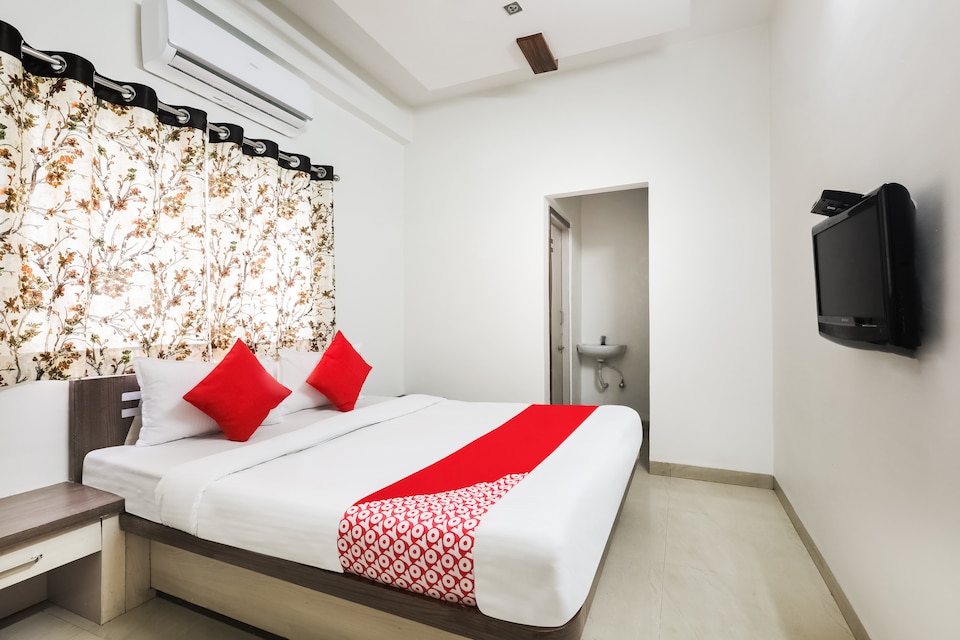 OYO 48890 Hotel Mangalam, Dhar City, Dhar