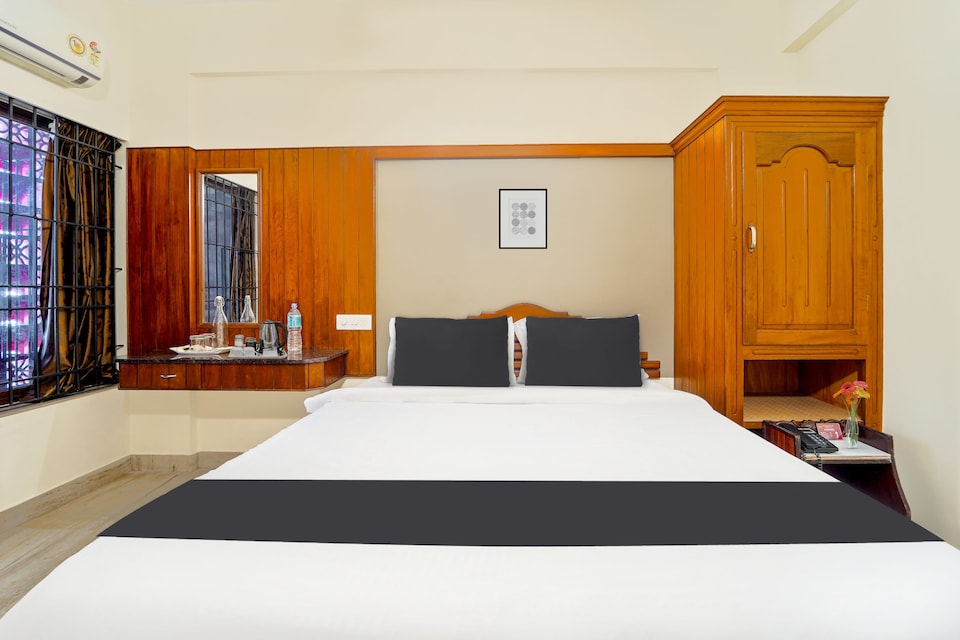 Super Hotel O Broadway Ernakulam, MG Road Kochi, Kochi