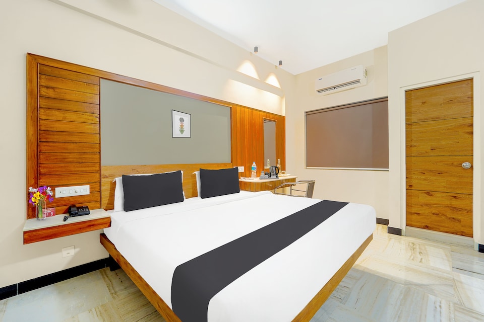 Super Hotel O Broadway Ernakulam, MG Road Kochi, Kochi