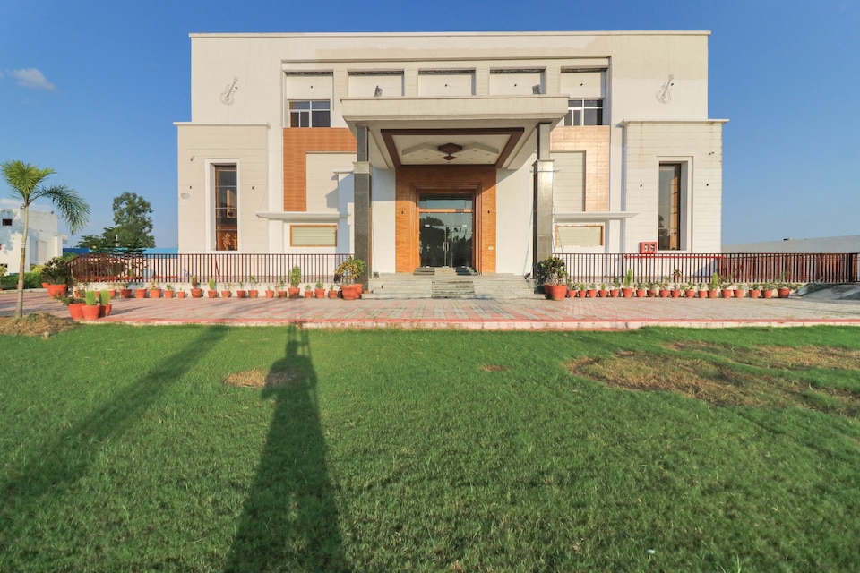 Collection O 48904 Shri Goverdhan Garden Resort, Bijnor, Bijnor