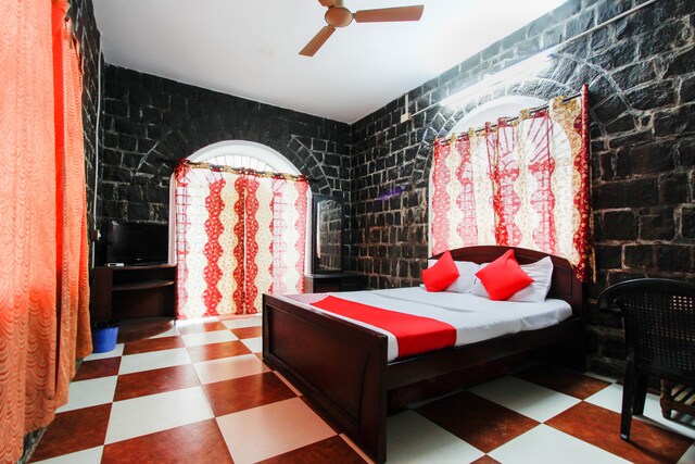 OYO 48906 Sm Cottages Deluxe