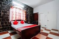 OYO 48906 Sm Cottages Deluxe