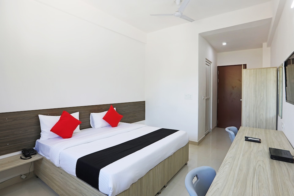 Capital O 48921 Royal Residency, Greater Noida, Noida