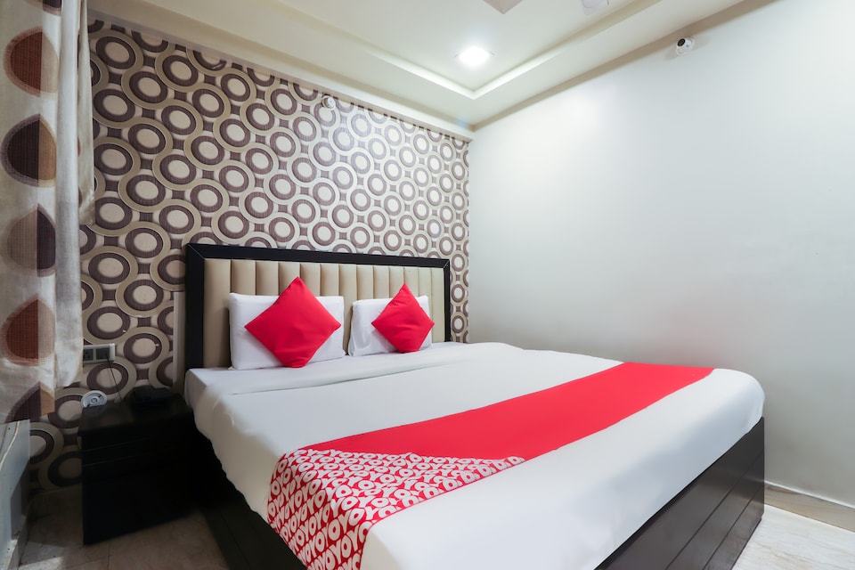 OYO 48927 Hotel Kabir, Charbagh Lucknow, Lucknow