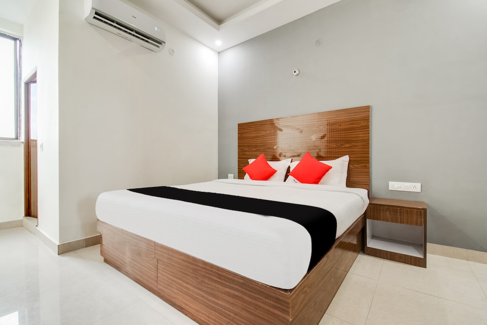 Capital O 48930 Hotel Ys, Motihari, Motihari