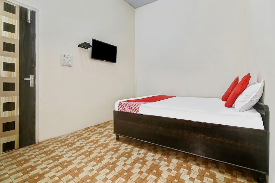 SPOT ON 48967 Hotel Hari Taj, Rohtak, Rohtak